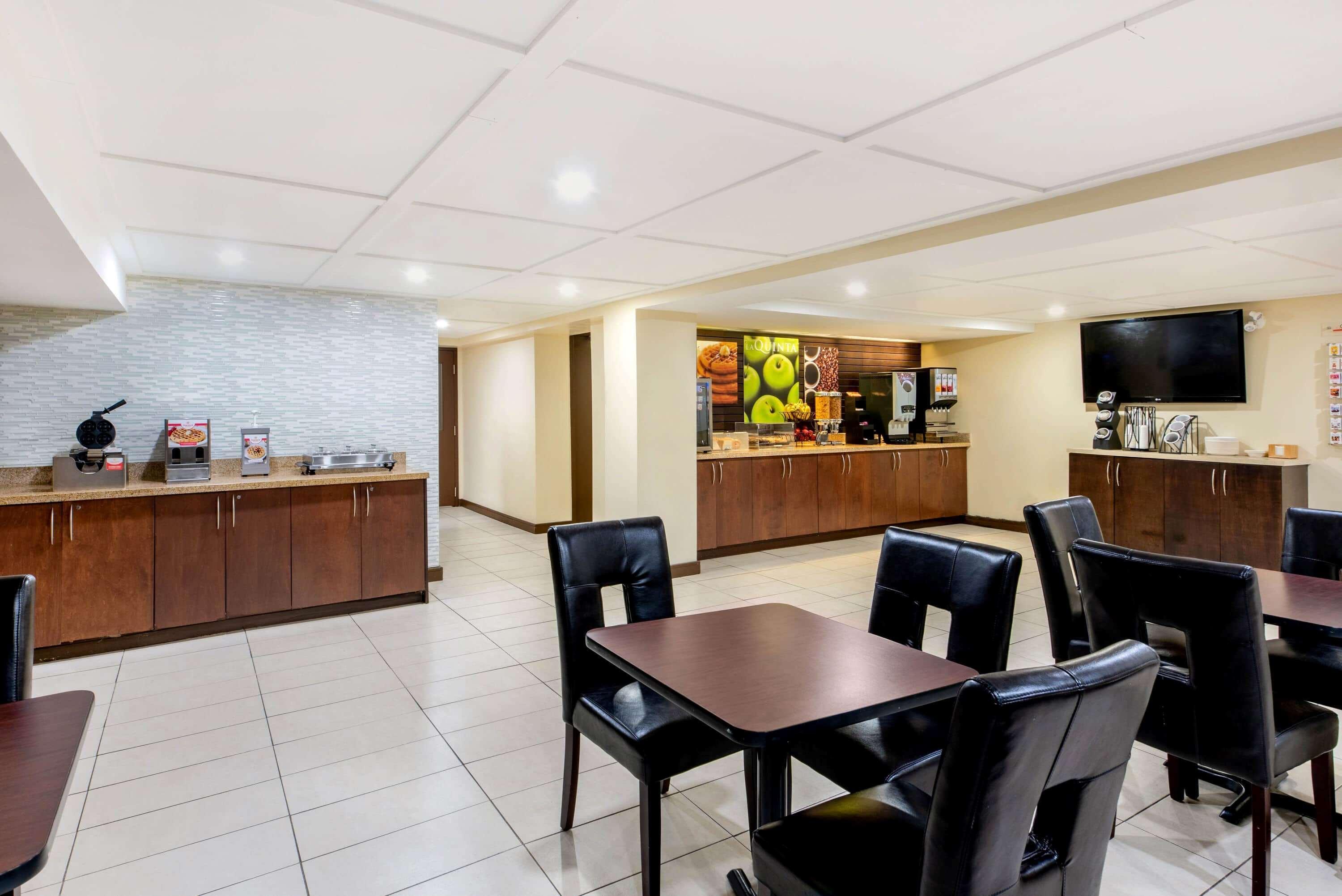 La Quinta By Wyndham Oshawa Ξενοδοχείο Εξωτερικό φωτογραφία