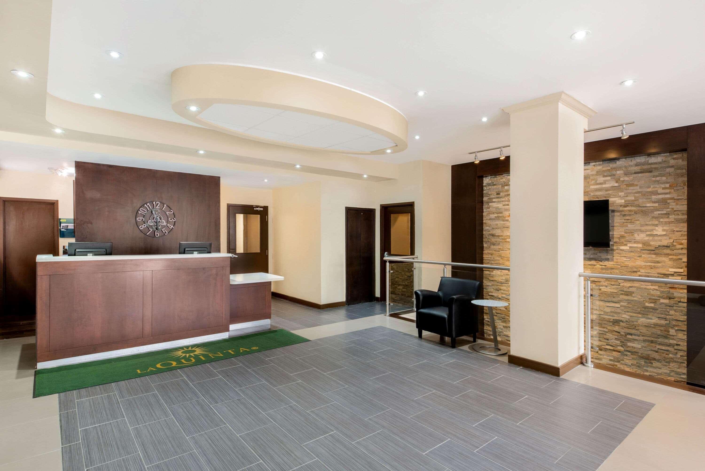 La Quinta By Wyndham Oshawa Ξενοδοχείο Εξωτερικό φωτογραφία