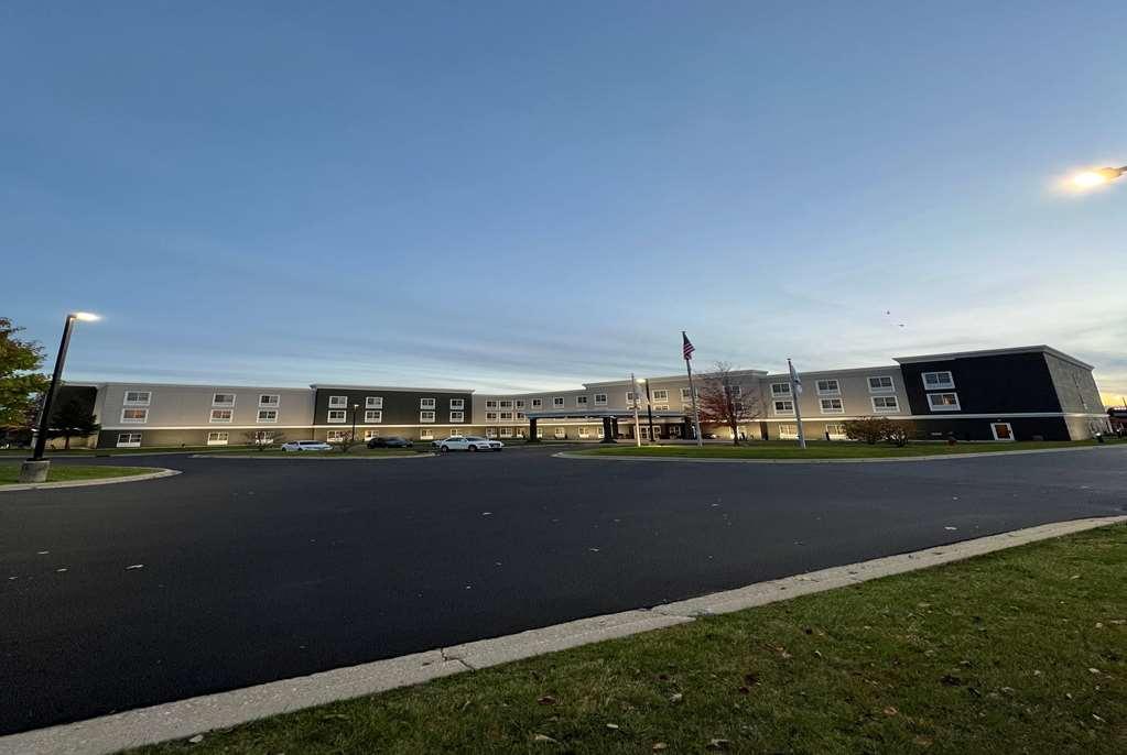 La Quinta By Wyndham Oshawa Ξενοδοχείο Εξωτερικό φωτογραφία